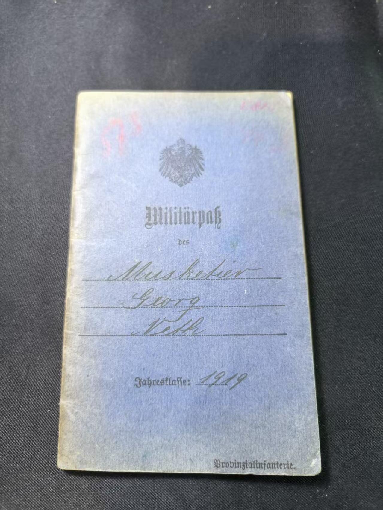 云宸嘉赏-勋臻文献佳藏优品精选场次（低佣 转发佣金红包） 德意志帝国格奥尔格・梅特士兵证 前线作战期间获得战斗奖章（Kampfglasur） 后调入省保安步兵服役 领取战争津贴 