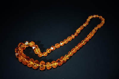 上海都达杂项专场六十七【全场包邮】 - 清代欧洲回流天然老蜜蜡菱形项链95-11