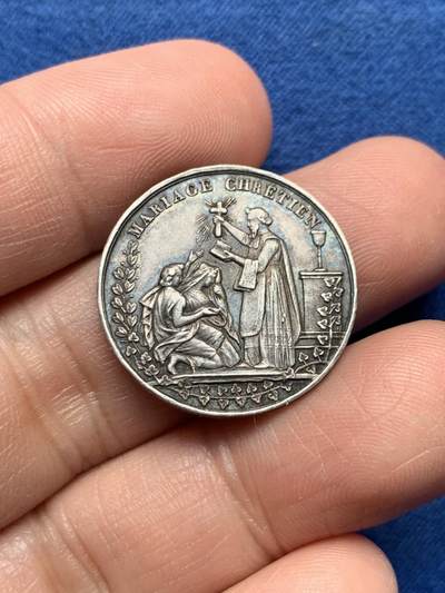 《竞宝斋》第476场 周日，周一 2场连拍 （全场包邮）欢迎送拍 - 法国1853年结婚纪念银章，蜜蜂ARGENT，4.9克，23.7mm