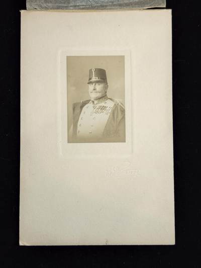 凯旋世界勋赏（第23期）（欢迎送拍）（对拍品有疑问请询问客服，不接受到手刀，出价默认拍品品相。请认真阅读拍卖规则！出价默认已认可！）（收到货请录制开箱视频，无视频概不处理问题。） - 奥匈帝国 安东·鲍尔 个人正装肖像照原片，年代约为1912-1913年间 维也纳，上校军衔，在奥匈帝国最负盛名的皇家摄影师之一的卡尔·皮茨纳 所拍摄的制服像原件