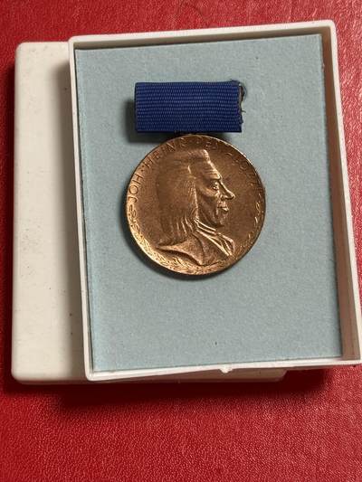 韵星假日军品类拍卖第50期 - 民主德国铜级斐斯泰洛齐奖章带原盒