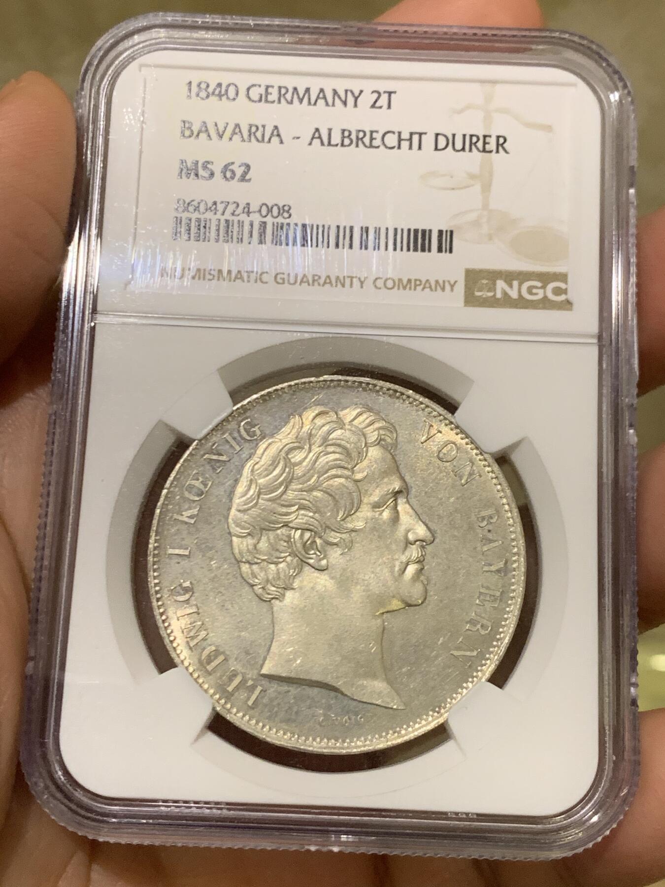 《竞宝斋》第476场 周日，周一 2场连拍 （全场包邮）欢迎送拍 NGC MS62 德意志巴伐利亚王国1840年2泰勒 37克的大银币 正面路德维希一世侧像 背面阿尔布雷希特·丢勒雕像 历史泰勒中的少见品种 季军分