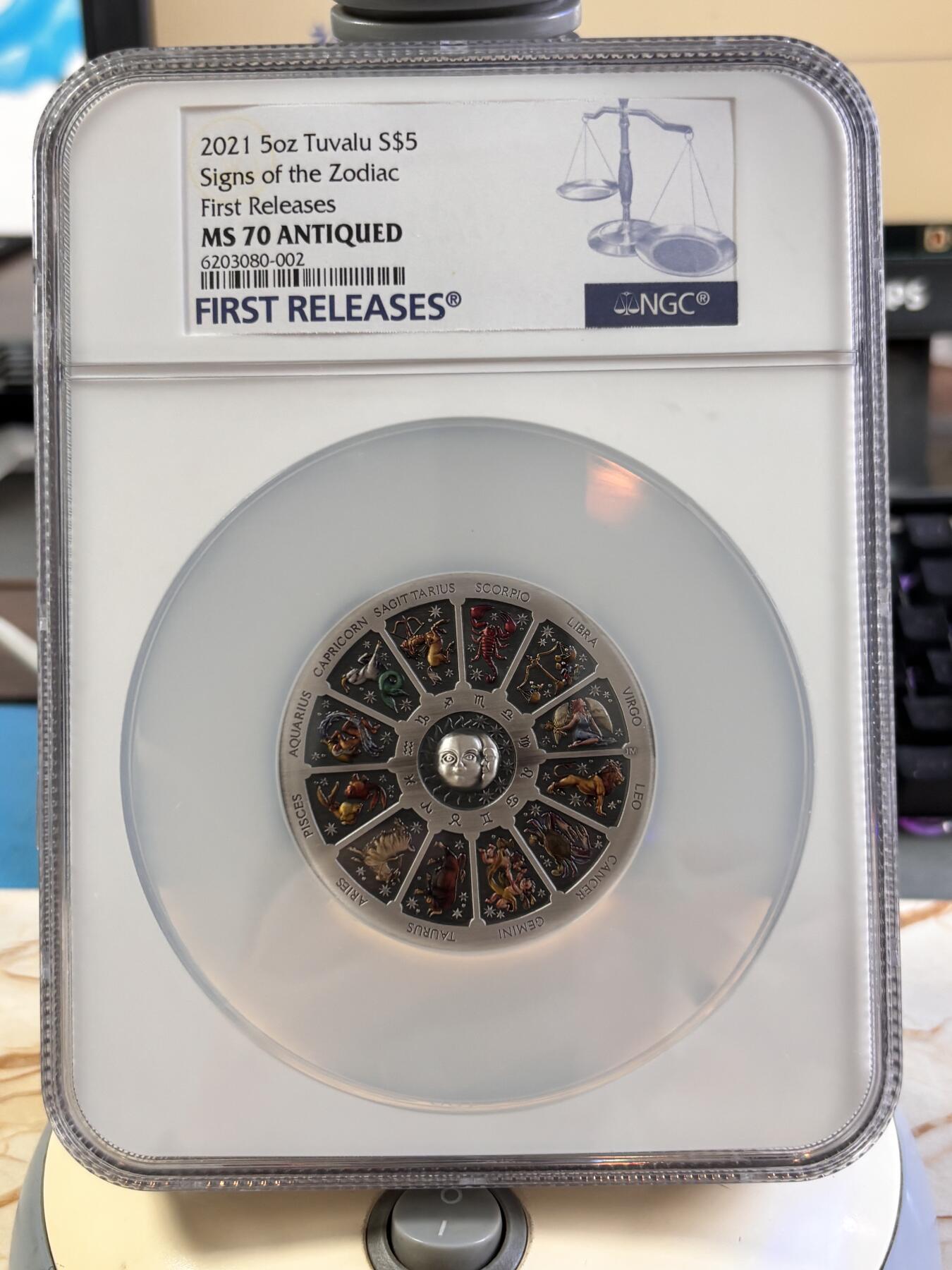 第196期拍卖 图瓦卢2021年十二星座5盎司仿古彩银币NGC-MS70首，9999银，发行488枚