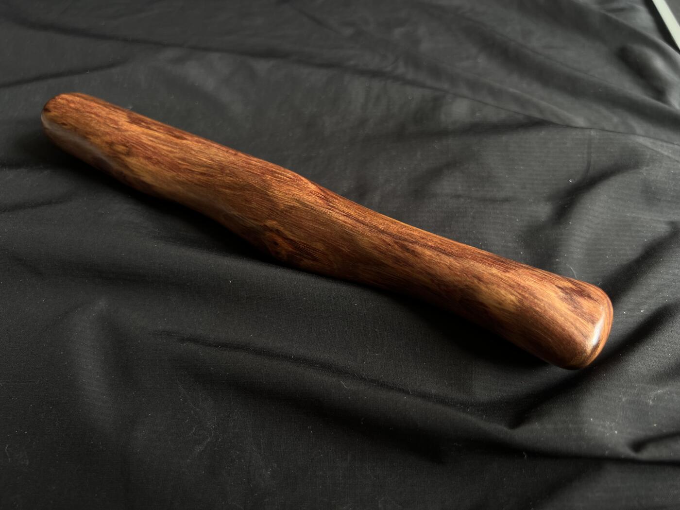 零元拍：NO.11海南黄花梨随形文玩把玩棍，尺寸约：23.5/3.3/3CM