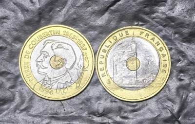 北京马甸外国币专卖第149期，外国币专场，陆续上拍，欢迎关注 - 奥运会之父顾旦拜纪念币，1994年法国20法郎，和地中海运动会 法国1993年20法郎 运动会纪念币 双金属硬币 三金属