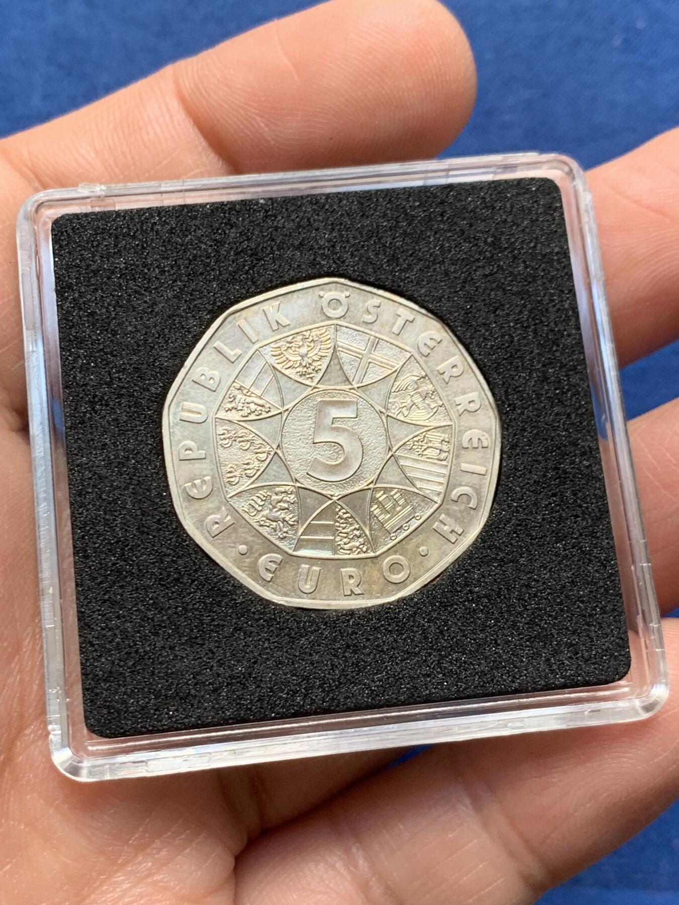 《竞宝斋》第476场 周日，周一 2场连拍 （全场包邮）欢迎送拍 奥地利2004年欧盟东扩5欧元银币 10克 800银