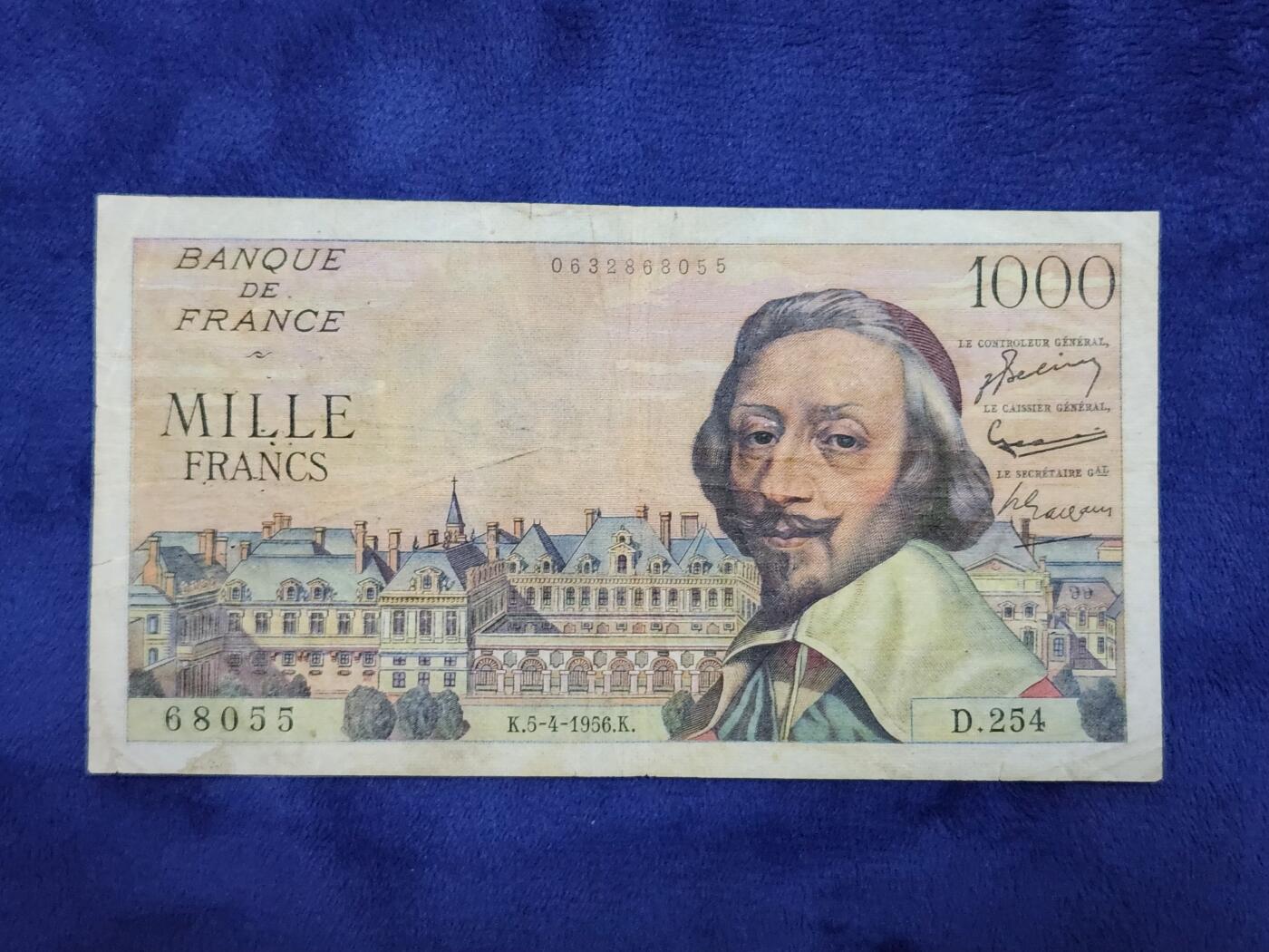 3月29号晚上8点 外国纸币自动截拍第48场 1000法郎稀少原票