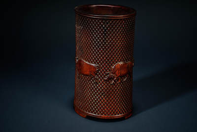 上海都达杂项专场103【全场包邮】  清代老黄杨木精雕《五牛图》笔筒95-4