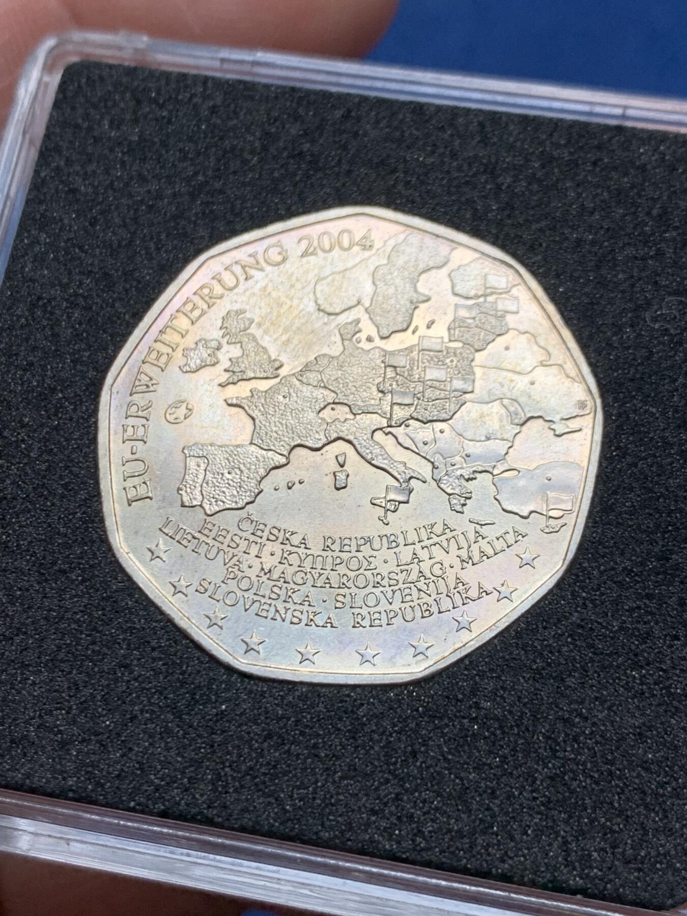 《竞宝斋》第476场 周日，周一 2场连拍 （全场包邮）欢迎送拍 奥地利2004年欧盟东扩5欧元银币 10克 800银