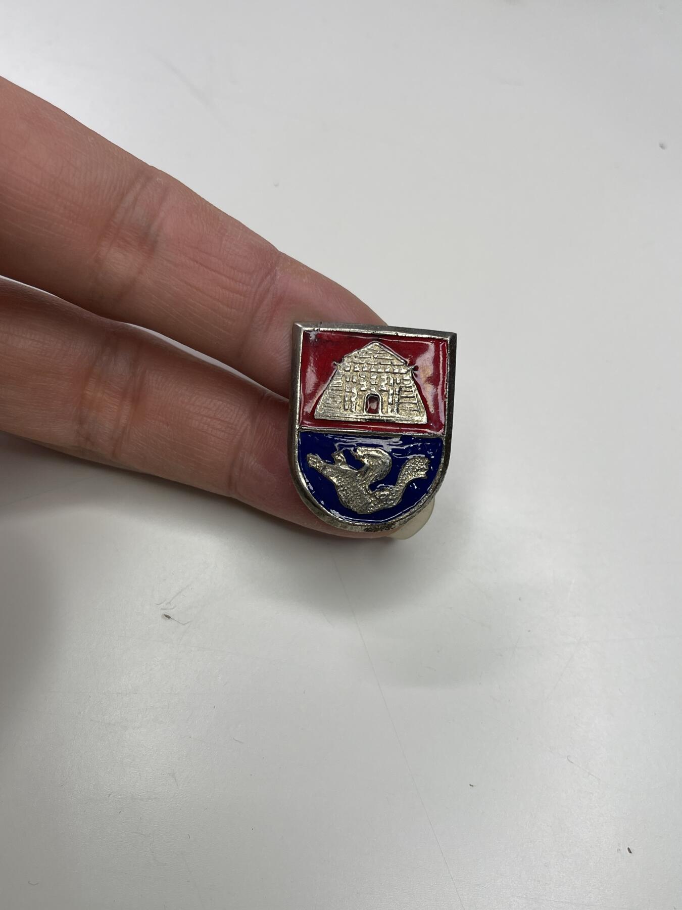 新时代收藏快速小拍 拍卖本周一线所得新货 4月2日场 泰国珐琅证章