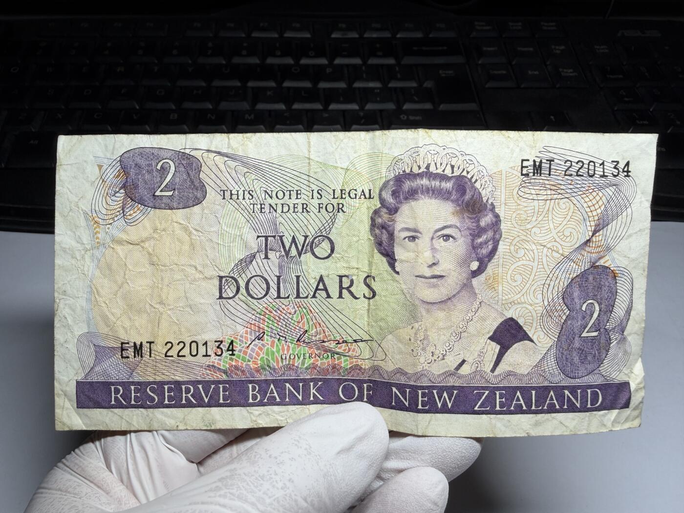 2026年集古藏今外币拍卖第三期-第10场—（总第320拍-纸币专场），本期拍完结算一次，发货时间2-3天，休息几天后继续新的一期拍卖。 新西兰2元