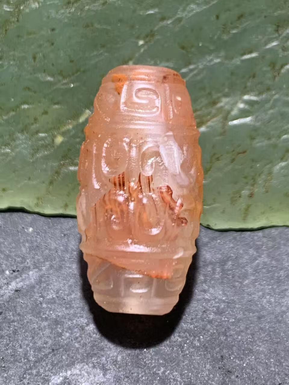 精美亚光川料荔枝冻飘红南红玛瑙雕刻回纹桶珠一个，