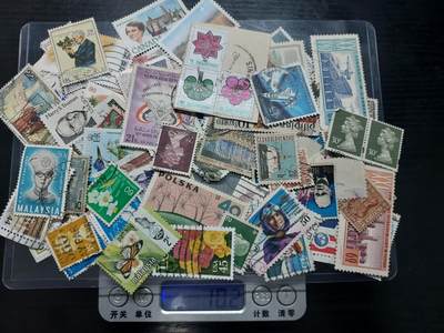 博彦收藏    4月8日 8点 邮票专场 - 外国邮票一组 重10克左右 部分有瑕疵 大部分上品 