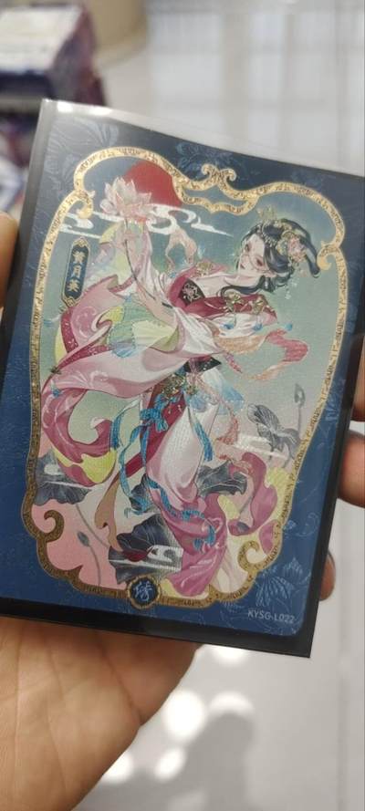 秋原瞳的小店第四十期——青梅时节雨纷纷，牧童遥指杏花村 - 卡游三国8弹艺术家秀丽卡——黄月英