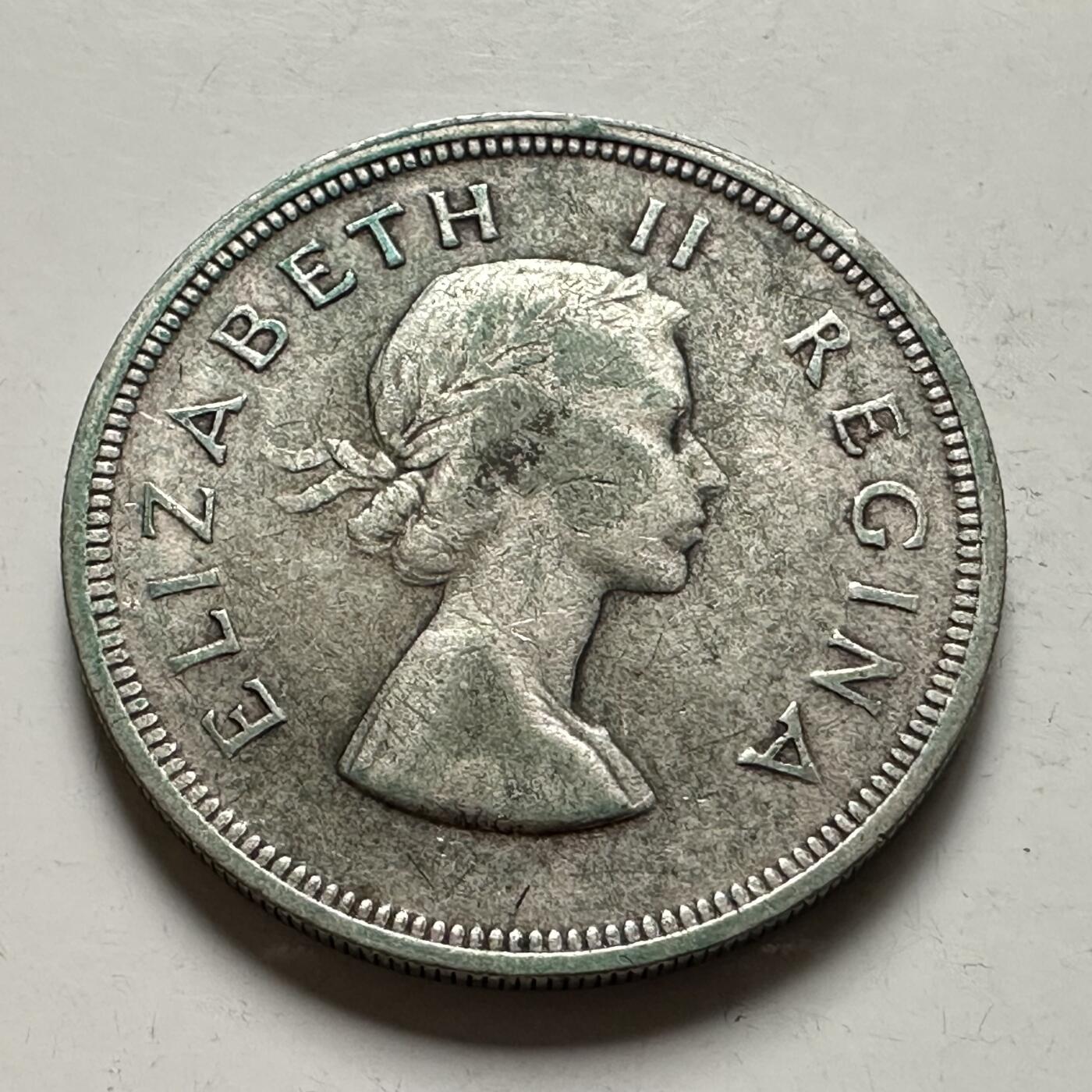 🌹外币初藏🌹🐯2026年第36场   每周二四六晚8️⃣点 接代拍 南非 1957年  2½先令 国徽银币 50%银-14.14g-32.3mm