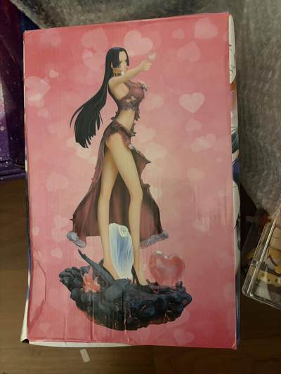 麦趣喜第四场 新品尝鲜专场 (4月2号周四晚上22点截拍，专注买家市场，福利拉满)  - 女帝手办 日版 盒子有些挤压 全新未拆 40CM左右