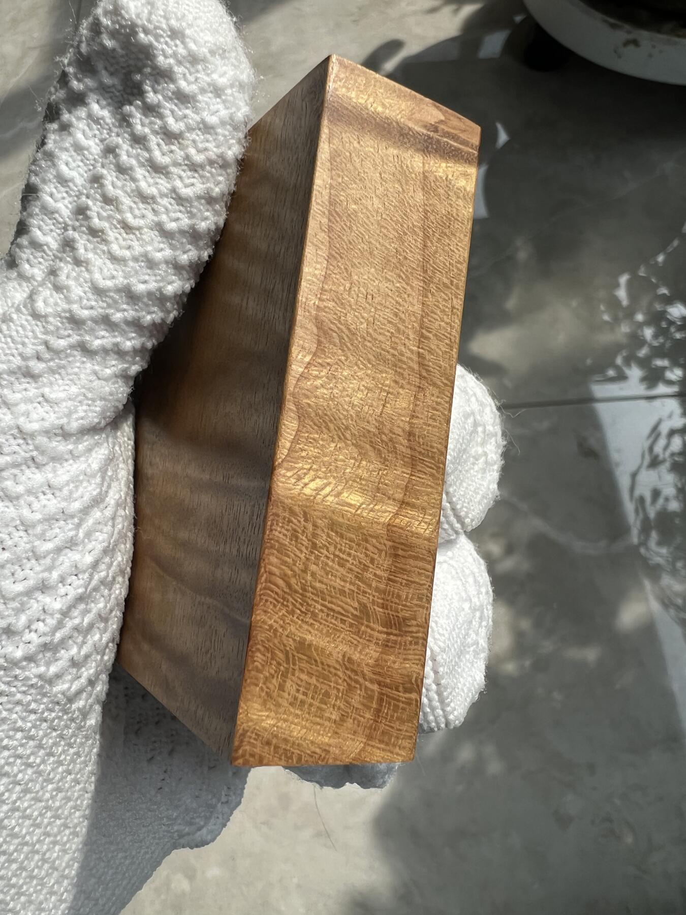 零元拍：NO7金丝楠平安无事牌，3D立体波纹。满水波香喷喷的小金砖，金光闪闪，74.5/50/22.5MM