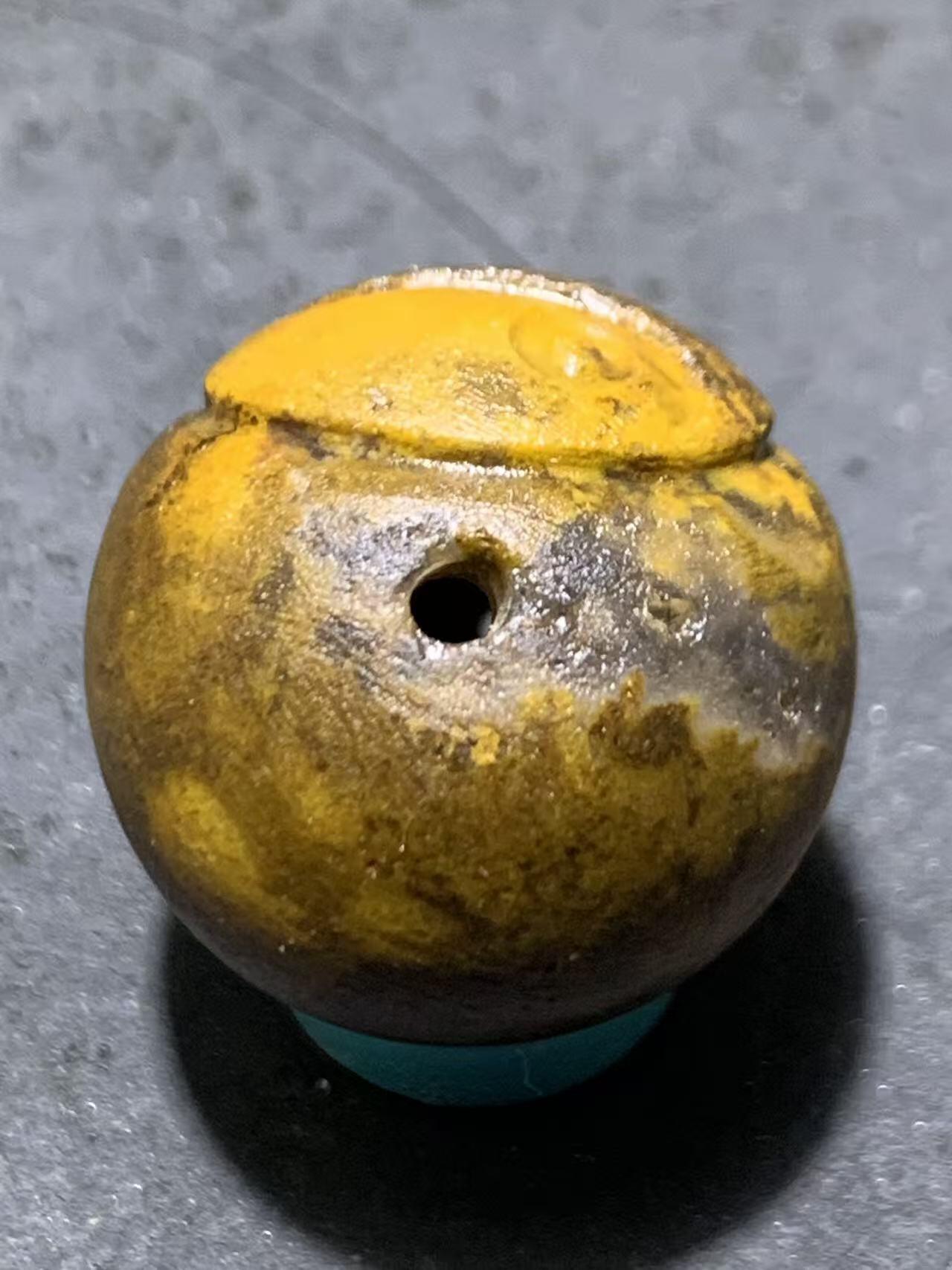 精美亚光九眼页岩天珠雕刻太极阴阳鱼圆珠一颗！