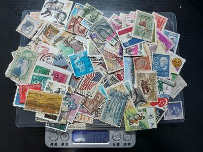 博彦收藏    4月8日 8点 邮票专场 - 外国邮票一组 重10克左右 约100枚（估算值）部分有瑕疵 部分上品 