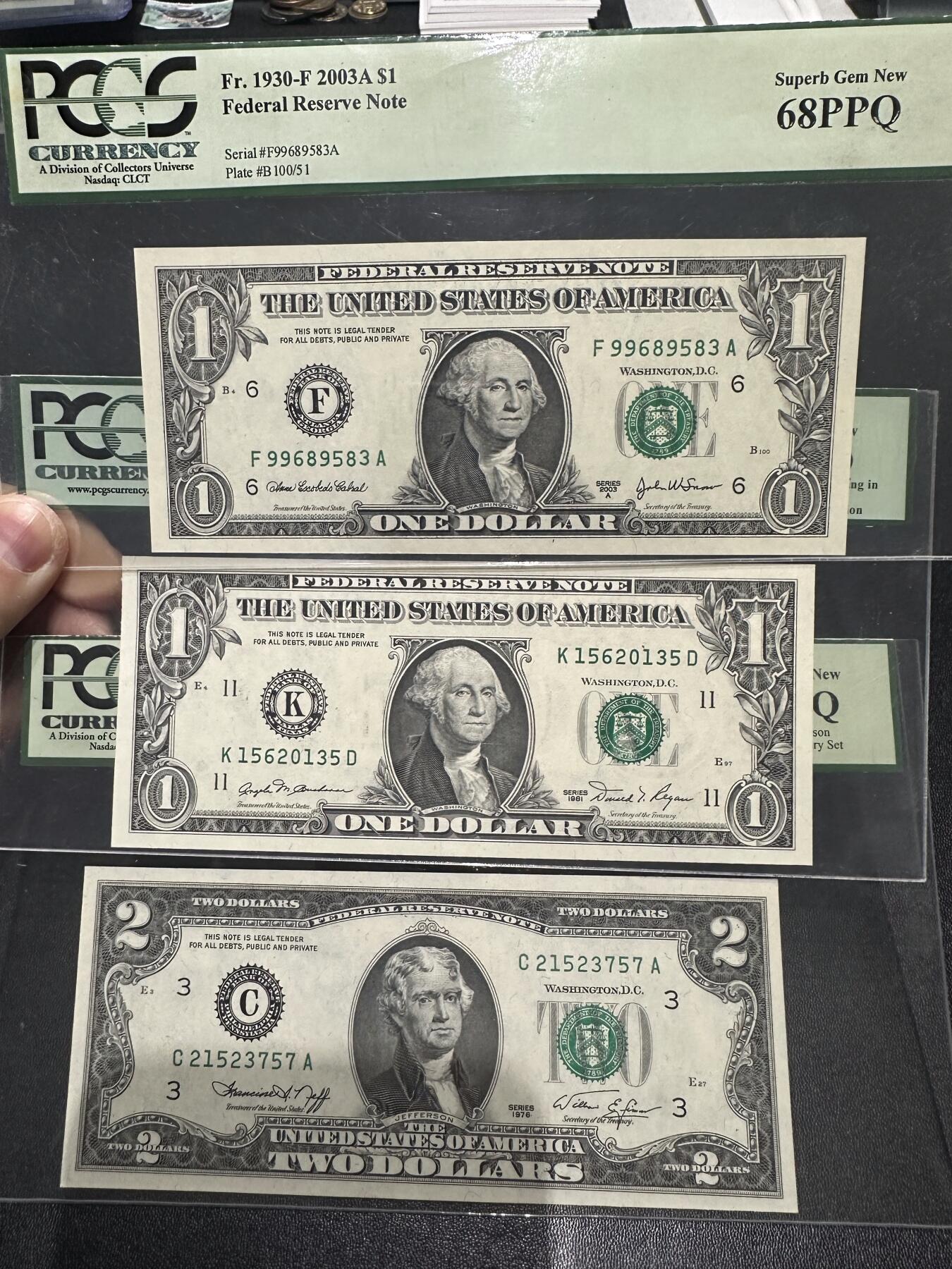 《外钞收藏家》第六百二十三期（精选场）（长期征集拍品、欢迎藏友们联系合作） 美国1和2美元 3张一起 PCGS绿标 有2张还是是名家收藏