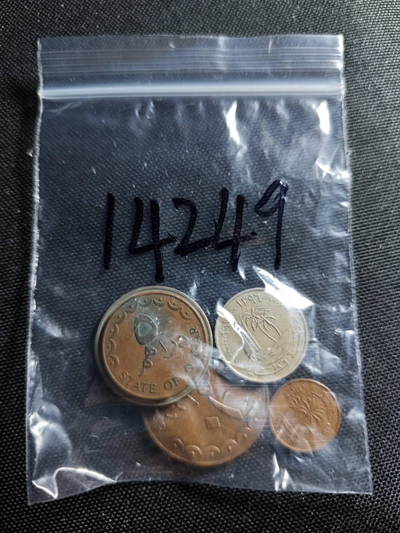 KK钱币收藏小铺  第414期 2月预留时间 周末发货  卡塔尔大小面值一组