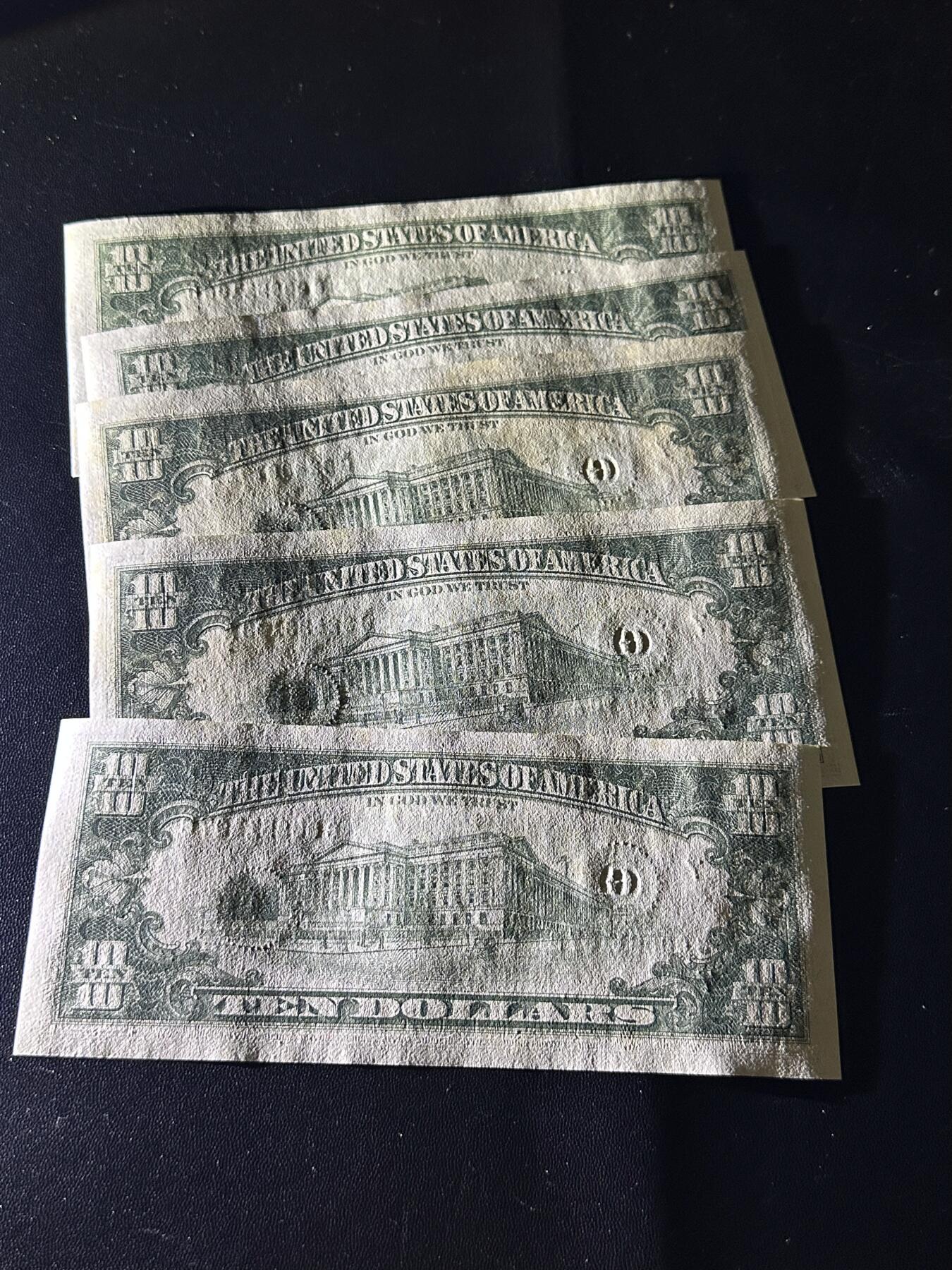 《外钞收藏家》第六百二十三期（精选场）（长期征集拍品、欢迎藏友们联系合作） 1988年美国小头版10美元 五张一起 无折 有黄斑