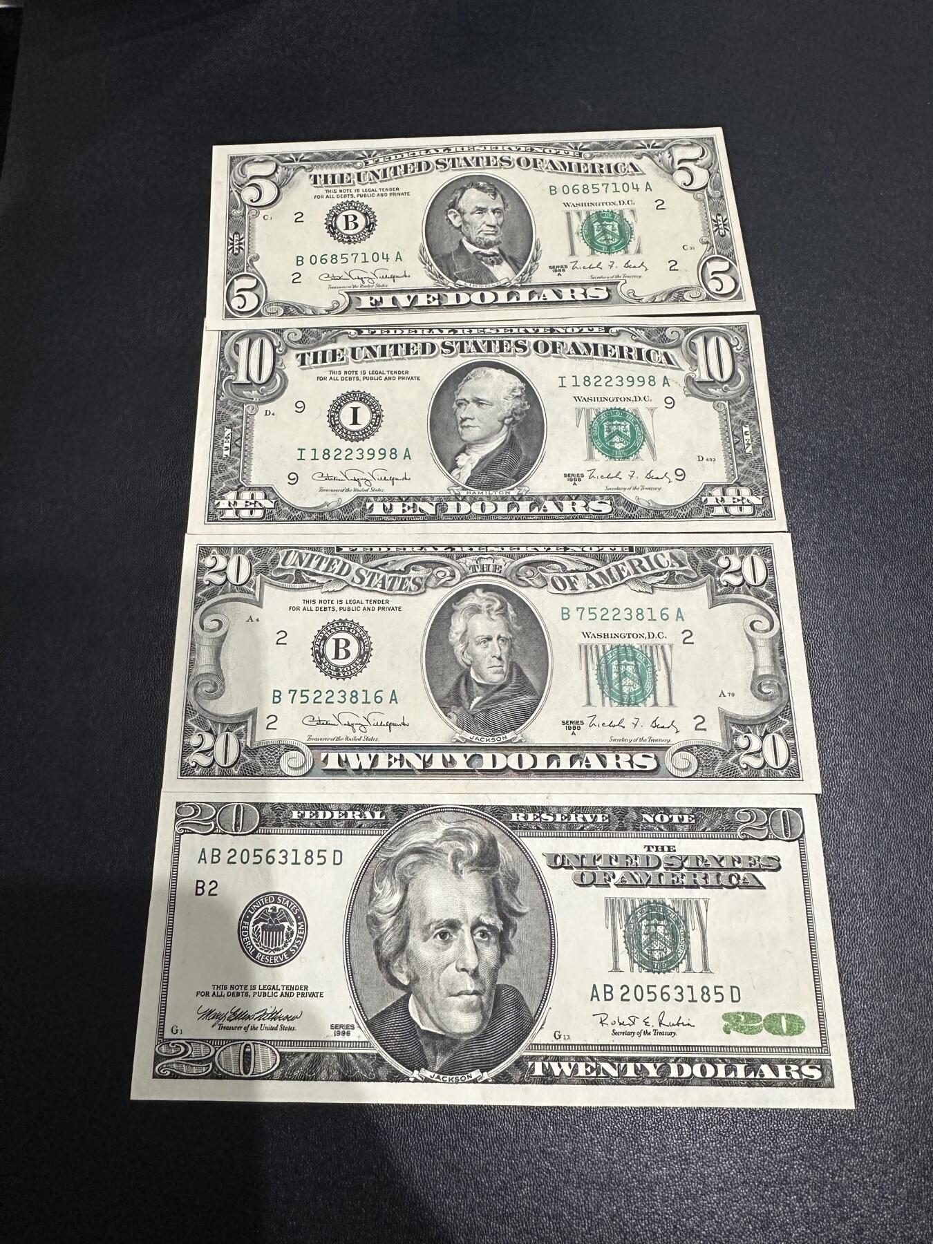 《外钞收藏家》第六百二十三期（精选场）（长期征集拍品、欢迎藏友们联系合作） 美国小头版5、10、20美元+大头版20美元 AU和UNC-品相 如图