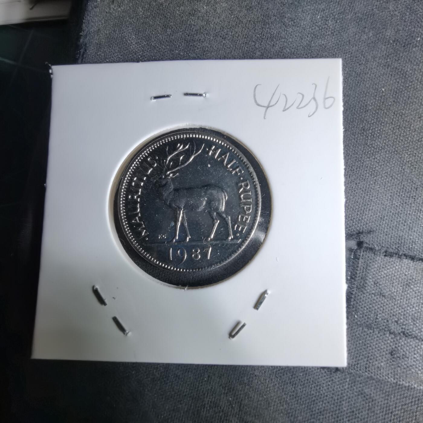 沼泽如烟--第1042场 毛里求斯1987年半卢比