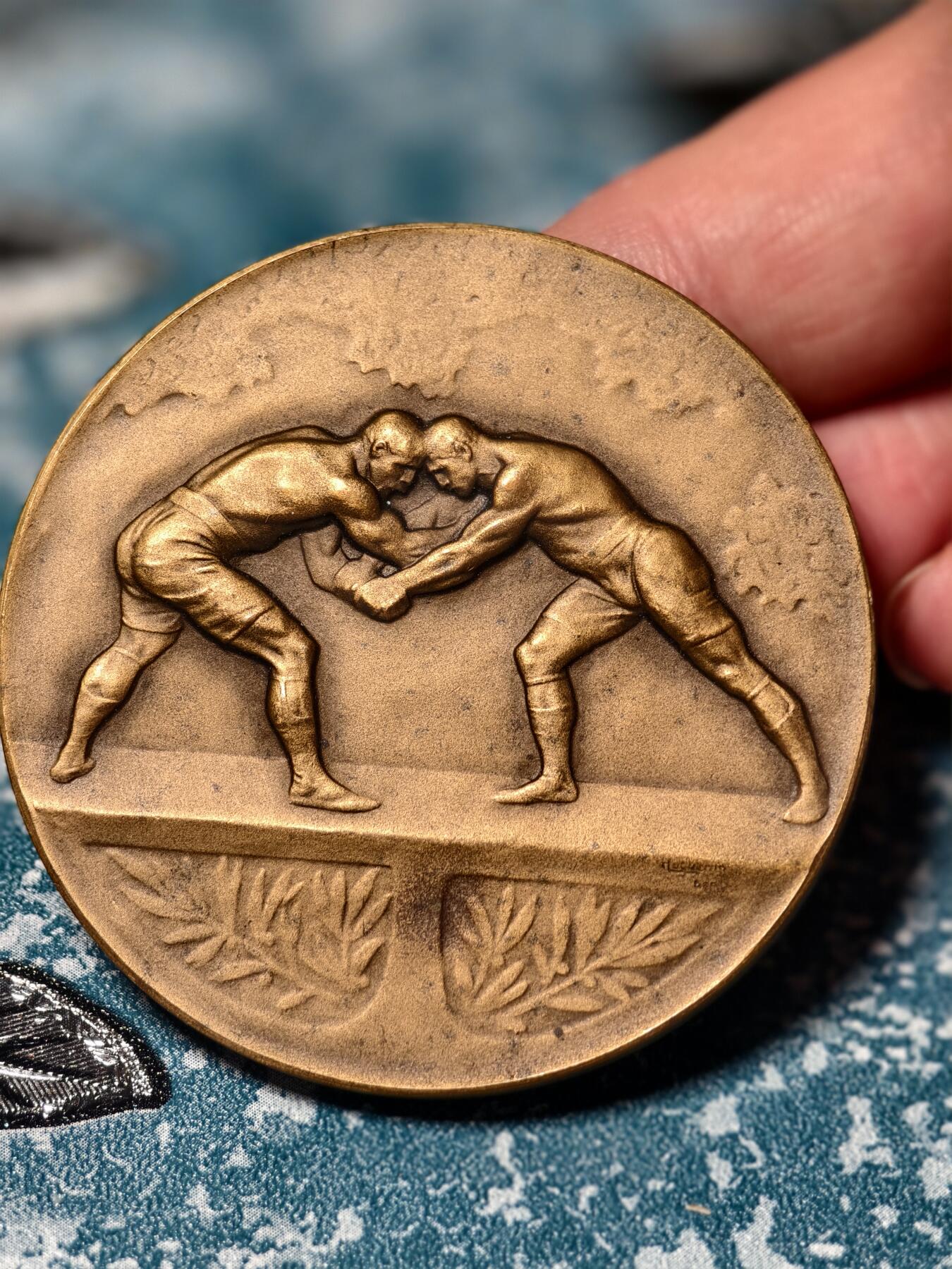 抚柳草堂-第二十一期章牌钱币  奖章勋章 满百包邮 放漏专场 1931法国巴黎与瑞士伯尔尼国际警察跨国赛事纪念铜章 60.8克 49.5mm 好品种正反面浮雕皆精美