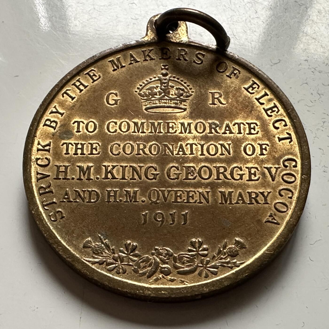 🌹外币初藏🌹🐯2026年第36场   每周二四六晚8️⃣点 接代拍 英国 1911年 乔治五世与玛丽王后加冕 Elect Cocoa 品牌 铜质镀金纪念章32毫米