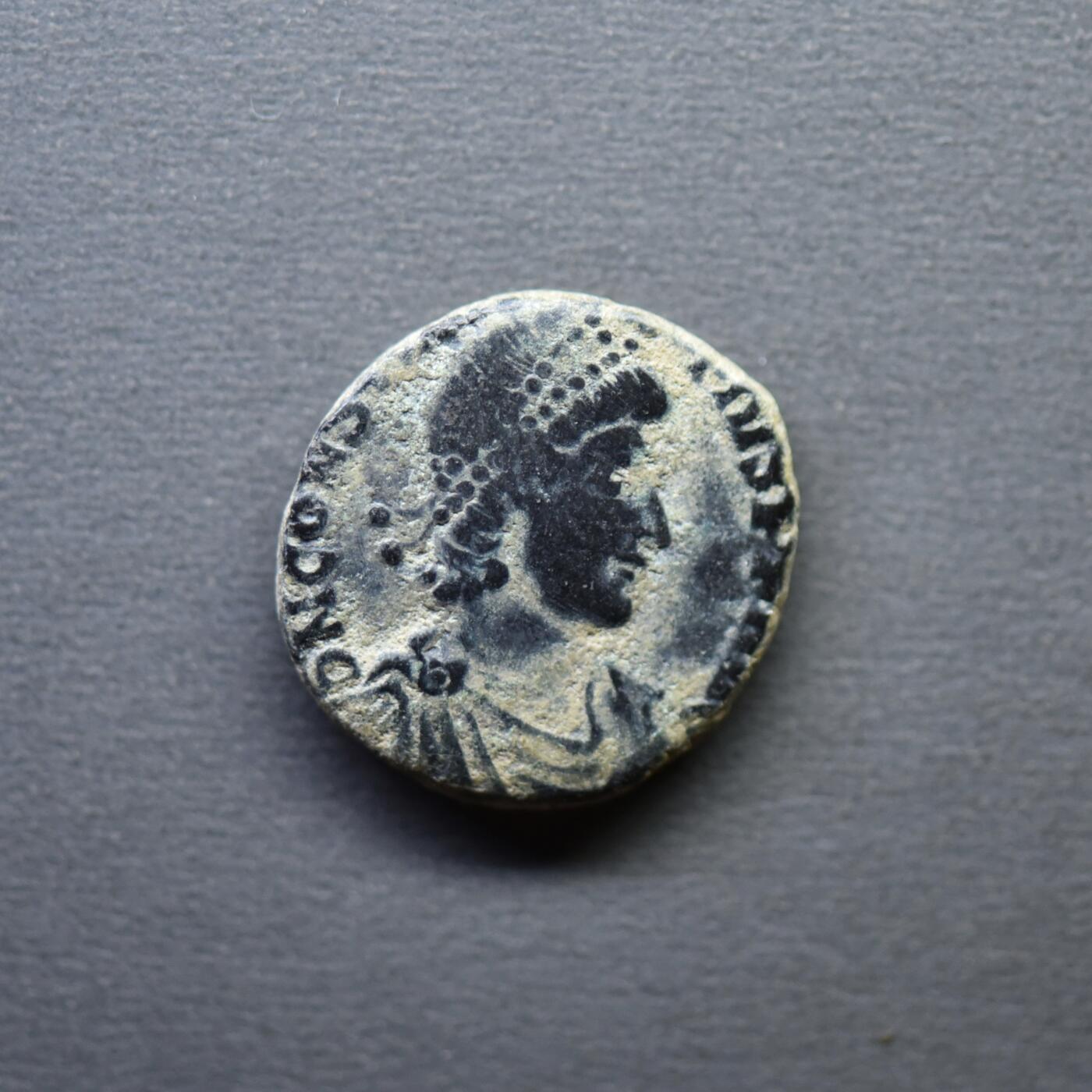 【良泉】4月16日【西方古代打制币】拍卖108件 公元337-361年【古罗马】君士坦提乌斯二世，重新幸福时光，标准型铜币，2.44克