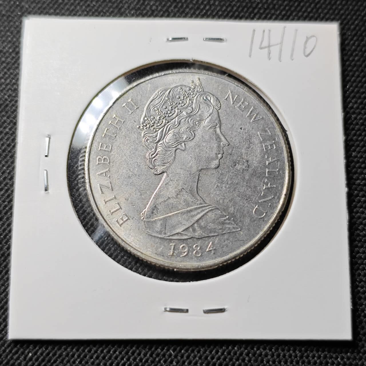 KK钱币收藏小铺  第414期 2月预留时间 周末发货 1984新西兰50分 加拿大代铸 浅雕版