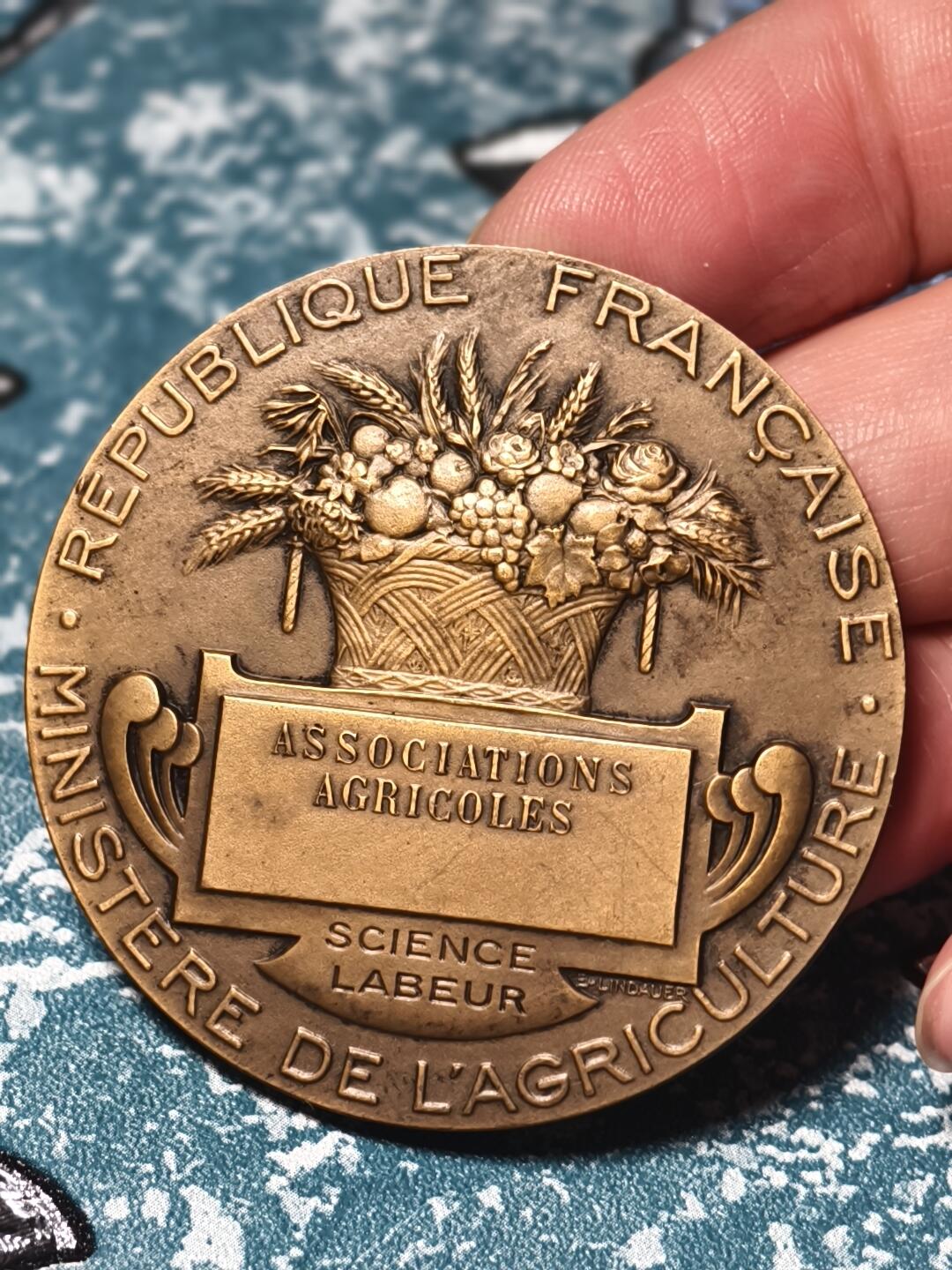 抚柳草堂-第二十一期章牌钱币  奖章勋章 满百包邮 放漏专场 19世纪末-20世纪初 法国农业协会农业竞赛大铜章  播种者 直径50mm 重量60.6g ms级品相