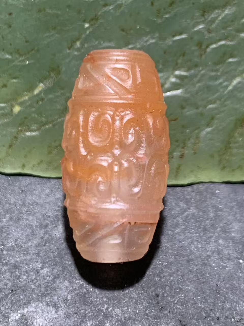 精美亚光川料荔枝冻飘红南红玛瑙雕刻回纹桶珠一个，