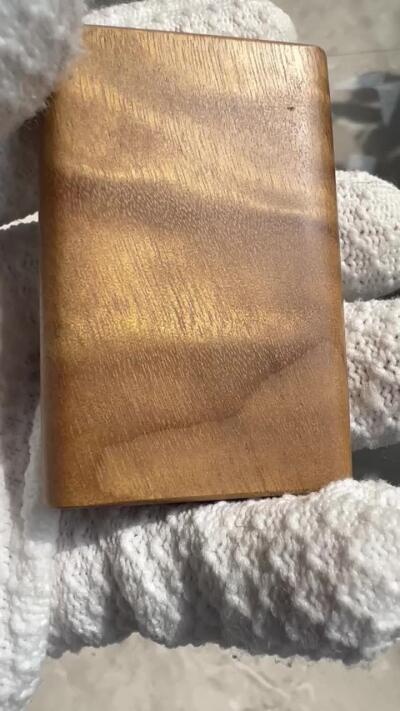 零元拍：NO12金丝楠平安无事牌，3D立体波纹。满水波香喷喷的小金砖，金光闪闪，61.5/40.5/10.5MM