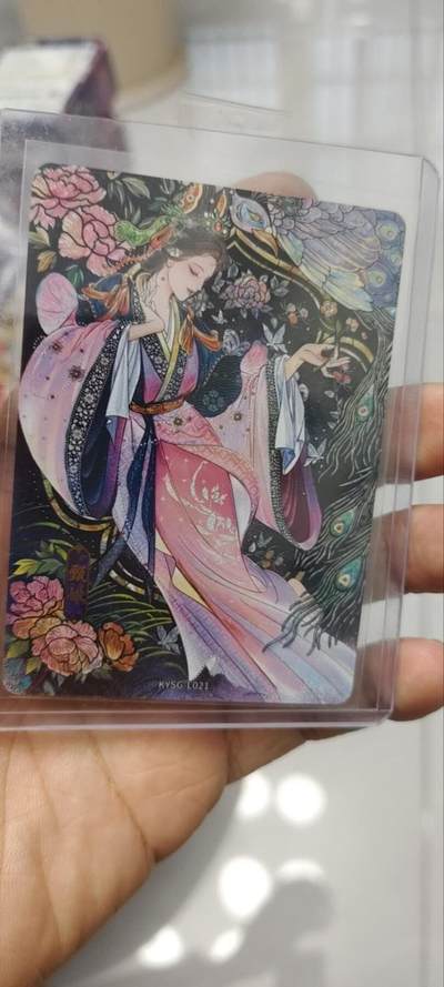 秋原瞳的小店第四十期——青梅时节雨纷纷，牧童遥指杏花村 - 卡游三国7弹艺术家漆彩卡——甄姬