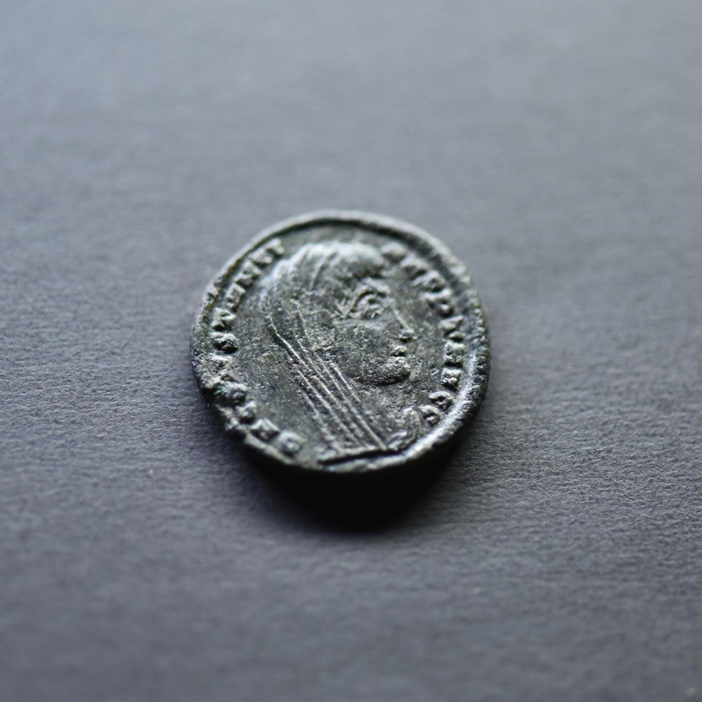 【良泉】4月16日【西方古代打制币】拍卖108件 公元347-348年【古罗马】君士坦丁大帝“驷马车版”追思币，2.12克