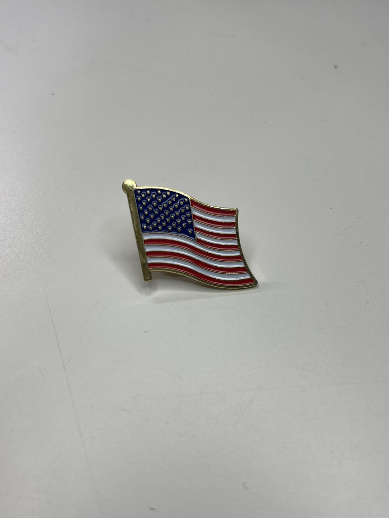 新时代收藏快速小拍 拍卖本周一线所得新货 4月2日场 美国国旗证章 川普同款