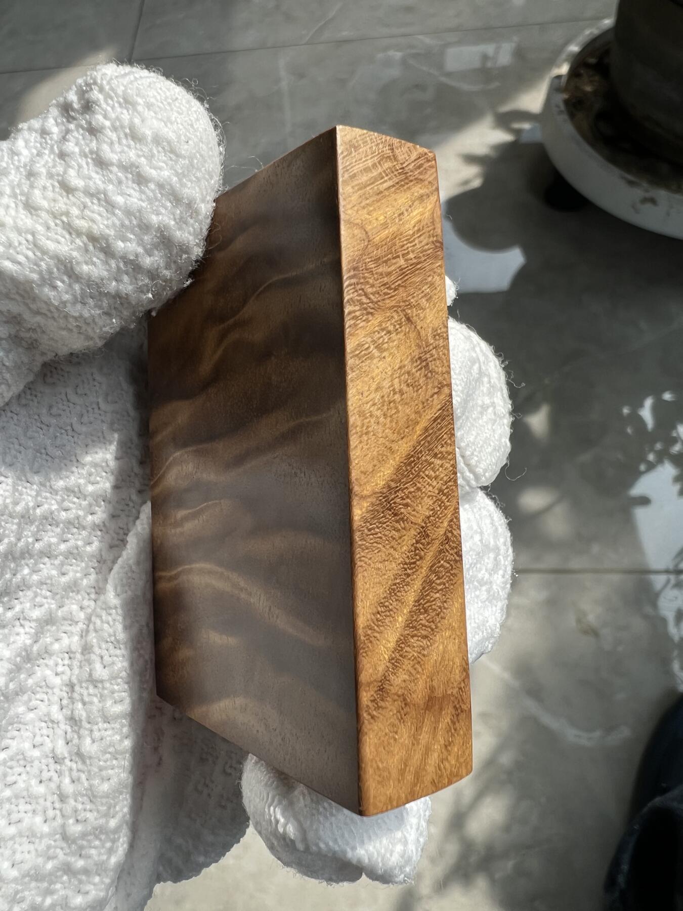 零元拍：NO3金丝楠平安无事牌，3D立体波纹。满水波香喷喷的小金砖，金光闪闪，63.5/43/15MM