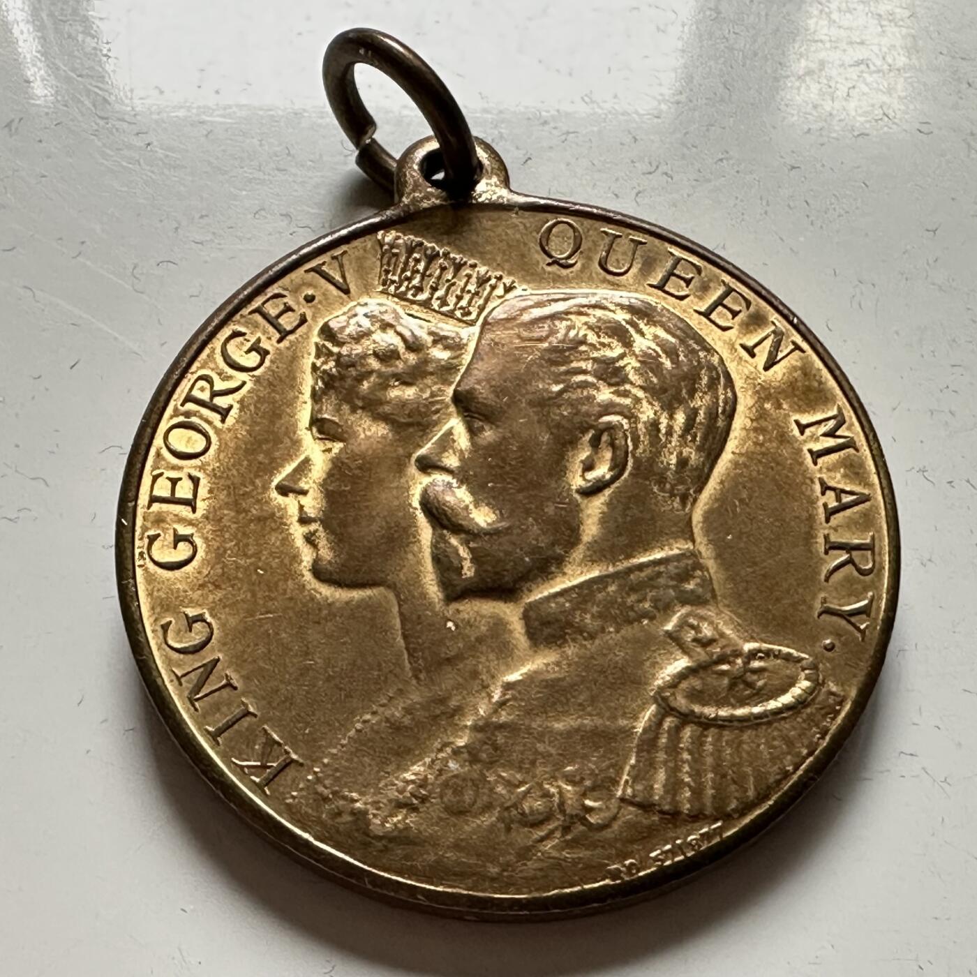 🌹外币初藏🌹🐯2026年第36场   每周二四六晚8️⃣点 接代拍 英国 1911年 乔治五世与玛丽王后加冕 Elect Cocoa 品牌 铜质镀金纪念章32毫米