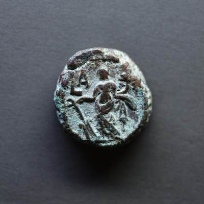 【良泉】4月16日【西方古代打制币】拍卖108件 - 【铭文清晰】公元283年【古罗马·行省】埃及，卡里努斯（KAΡINOC）提喀女神手持船桨站像，在位第1年四德拉克马，7.17克