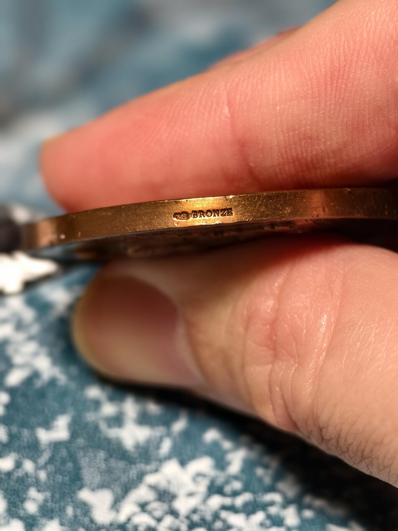 抚柳草堂-第二十一期章牌钱币  奖章勋章 满百包邮 放漏专场 1894法国艺术竞赛纪念铜章  坐姿雅典娜 名家布内特作品  直径42mm 重量34.3g 边铭丰饶角