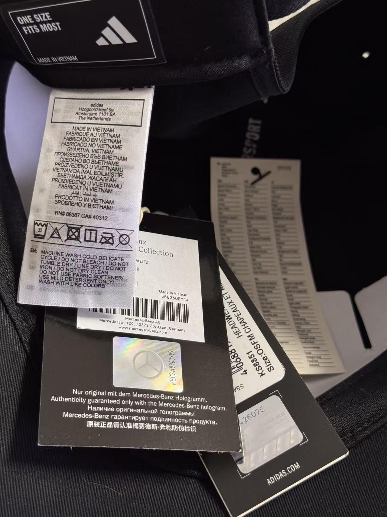 零元拍：银箭王朝，三头狼啸！梅赛德斯AMG马石油F1别车队领队，冠军缔造者托托·沃尔夫，车手乔治·拉塞尔和基米·安东内利“三头狼”合签2026赛季车手帽！