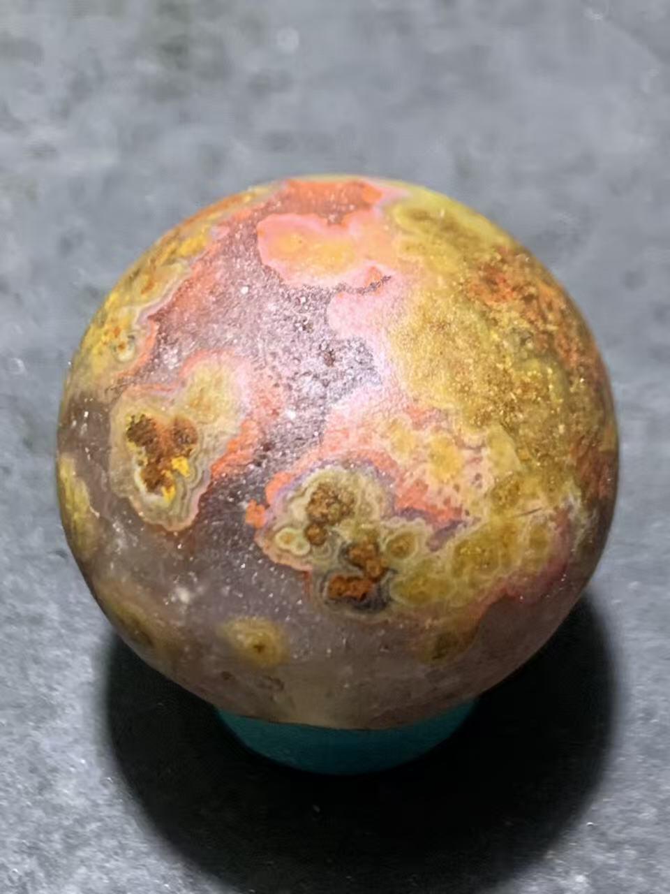 精美亚光冰飘草花纹战国红玛瑙手工俏色巧雕悟字2.0珠一个，