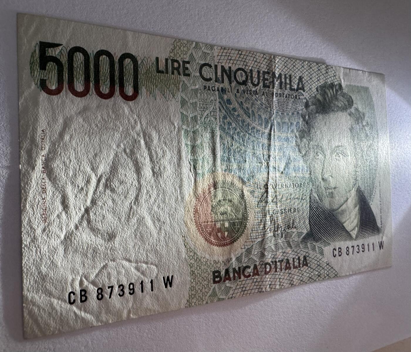 2026第6场（总第233期）：精品外钞、塑料钞靓号场  意大利1985年版5000、10000里拉一组三枚/不同签名（其中一张UNC、2张旧品）