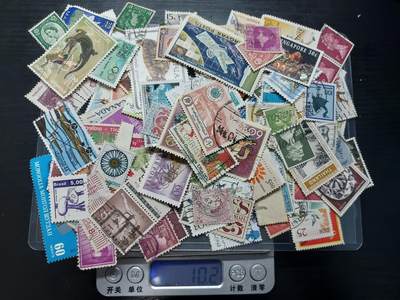 博彦收藏    4月8日 8点 邮票专场 - 外国邮票一组 重10克左右 约100枚（估算值）部分有瑕疵 部分上品 