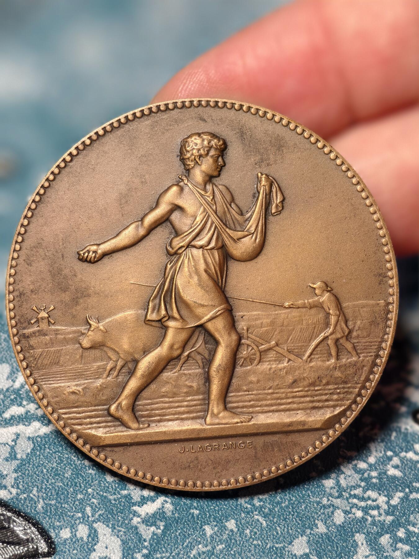 抚柳草堂-第二十一期章牌钱币  奖章勋章 满百包邮 放漏专场 19世纪末-20世纪初 法国农业协会农业竞赛大铜章  播种者 直径50mm 重量60.6g ms级品相