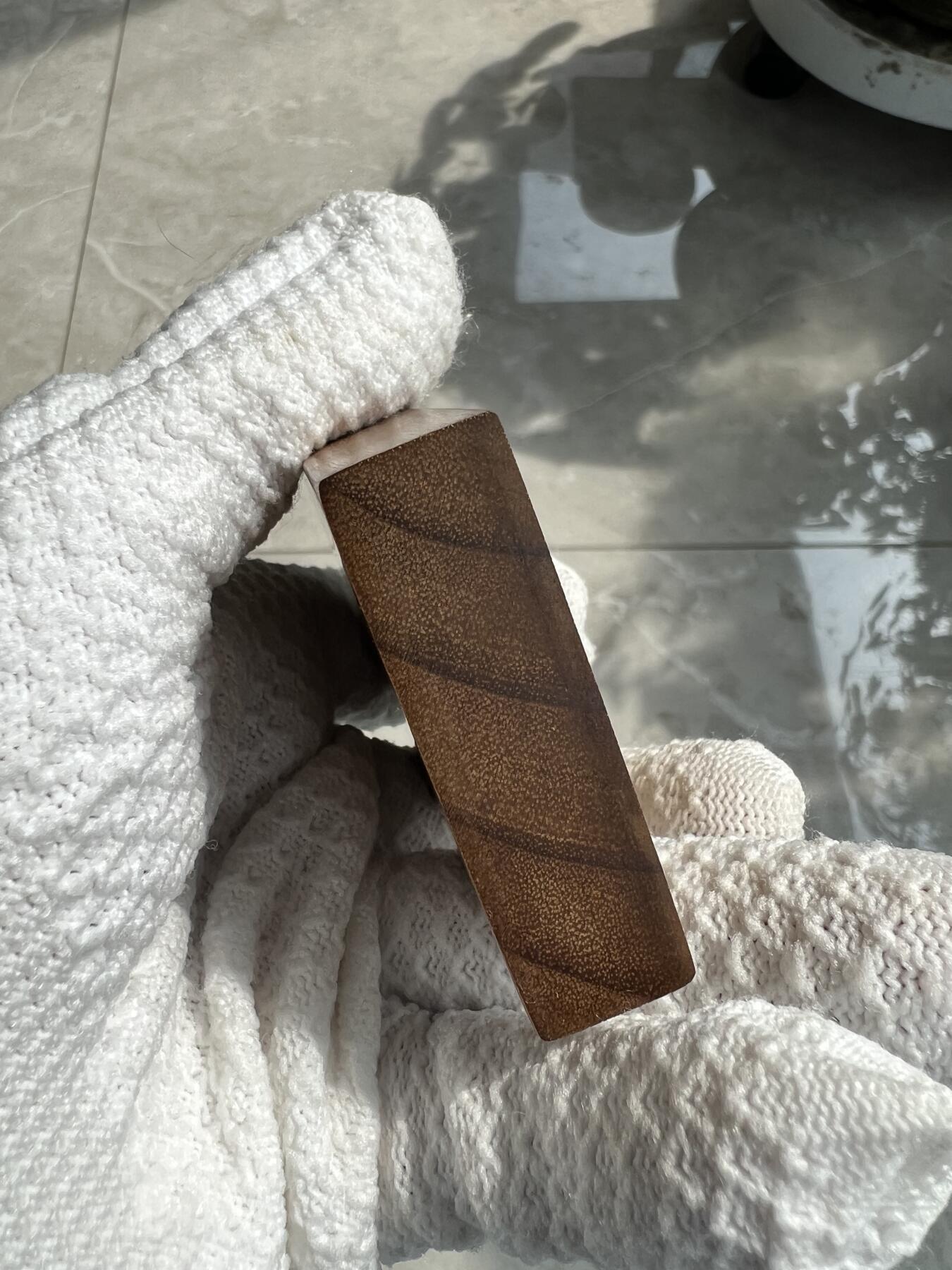 零元拍：NO10金丝楠平安无事牌，3D立体波纹。满水波香喷喷的小金砖，金光闪闪，72/51.5/15.5MM