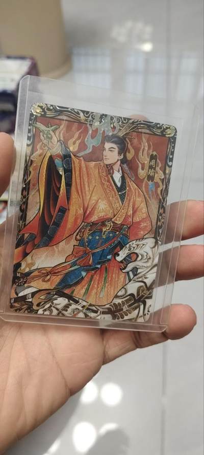 秋原瞳的小店第四十期——青梅时节雨纷纷，牧童遥指杏花村 - 卡游三国7弹艺术家漆彩卡——周瑜