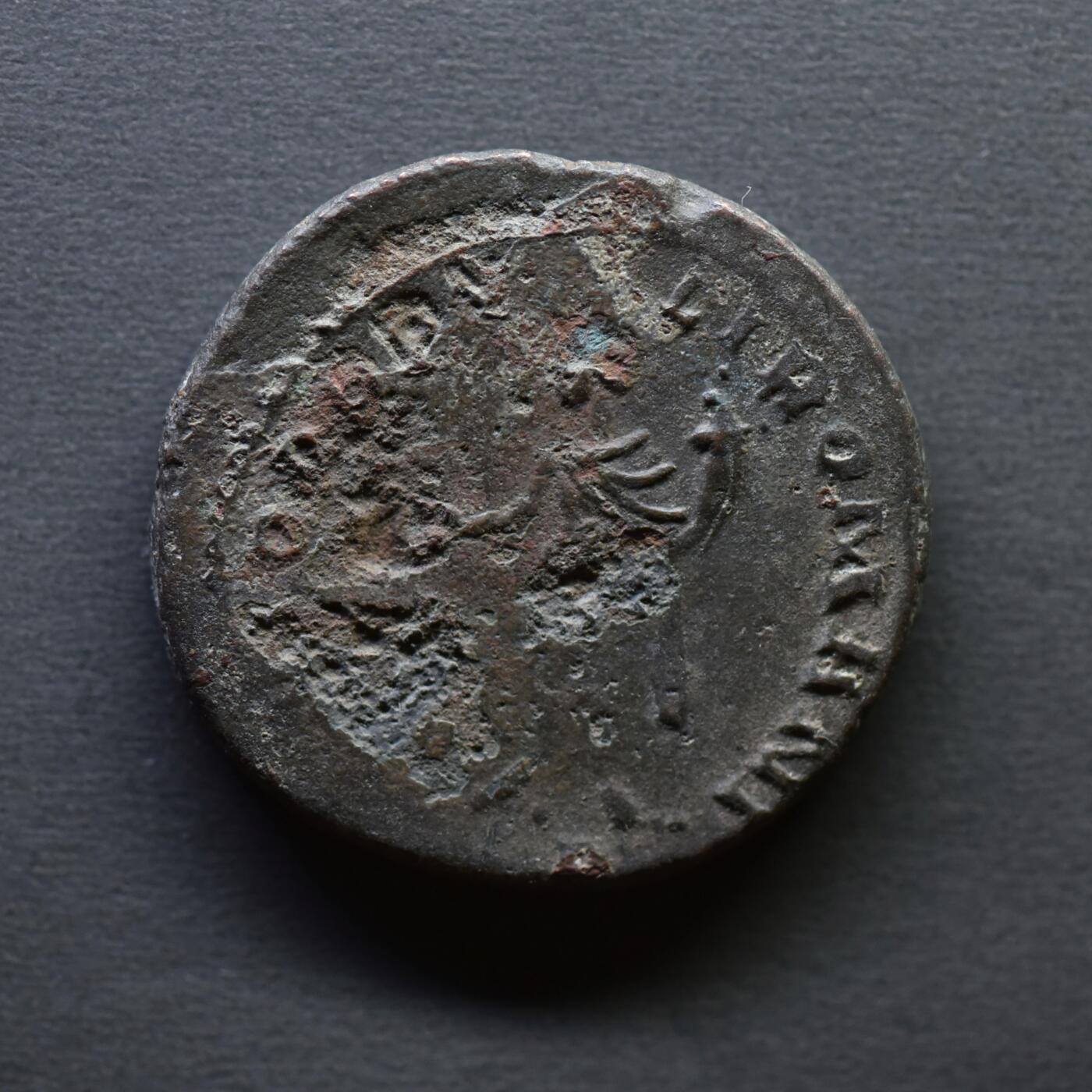 【良泉】4月16日【西方古代打制币】拍卖108件 【少见】【发丝清晰】公元294年【古罗马】君士坦丁大帝之父——君士坦提乌斯一世，他在做西部帝国凯撒（副帝）时期打制，洗银大富力铜币，8.71克